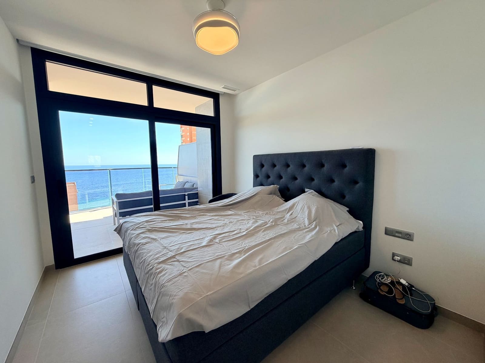 Appartement de 2 chambres à louer à Benidorm avec piscine garage - 2 200 € (Ref: 10008376)