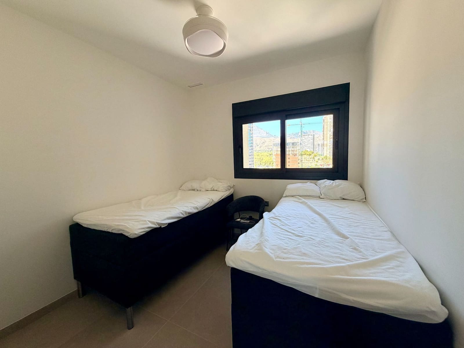 Appartement de 2 chambres à louer à Benidorm avec piscine garage - 2 200 € (Ref: 10008376)
