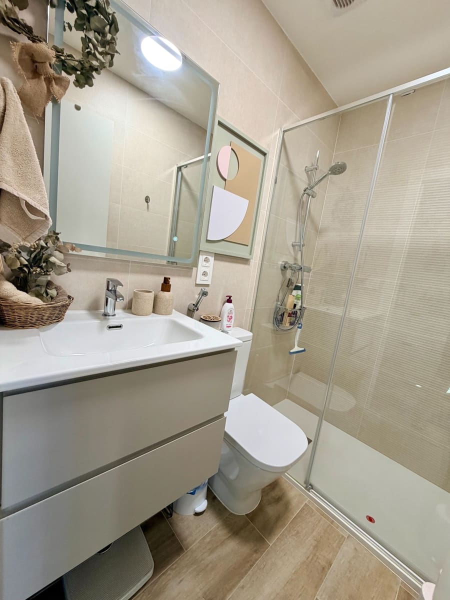 2 slaapkamer Appartement te koop in Benidorm met zwembad garage - € 475.000 (Ref: 10101590)