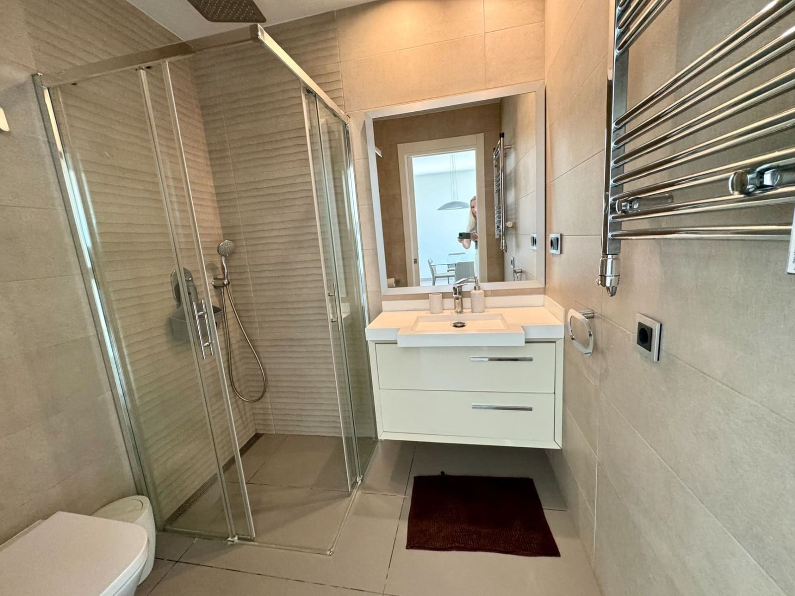 2 soverom Leilighet til leie i Benidorm med svømmebasseng garasje - € 2 700 (Ref: 5484912)