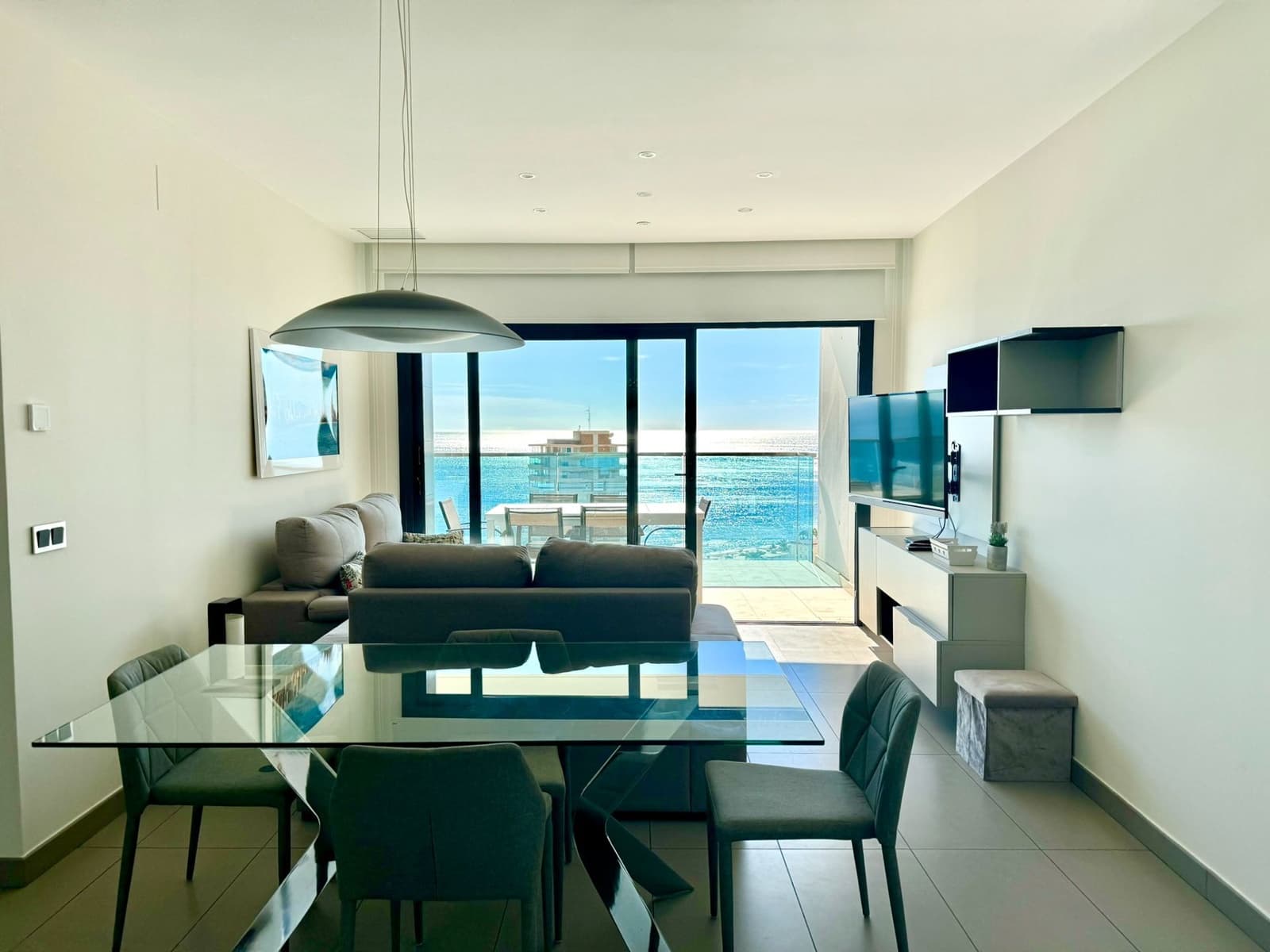 2 soverom Leilighet til leie i Benidorm med svømmebasseng garasje - € 2 700 (Ref: 5484912)