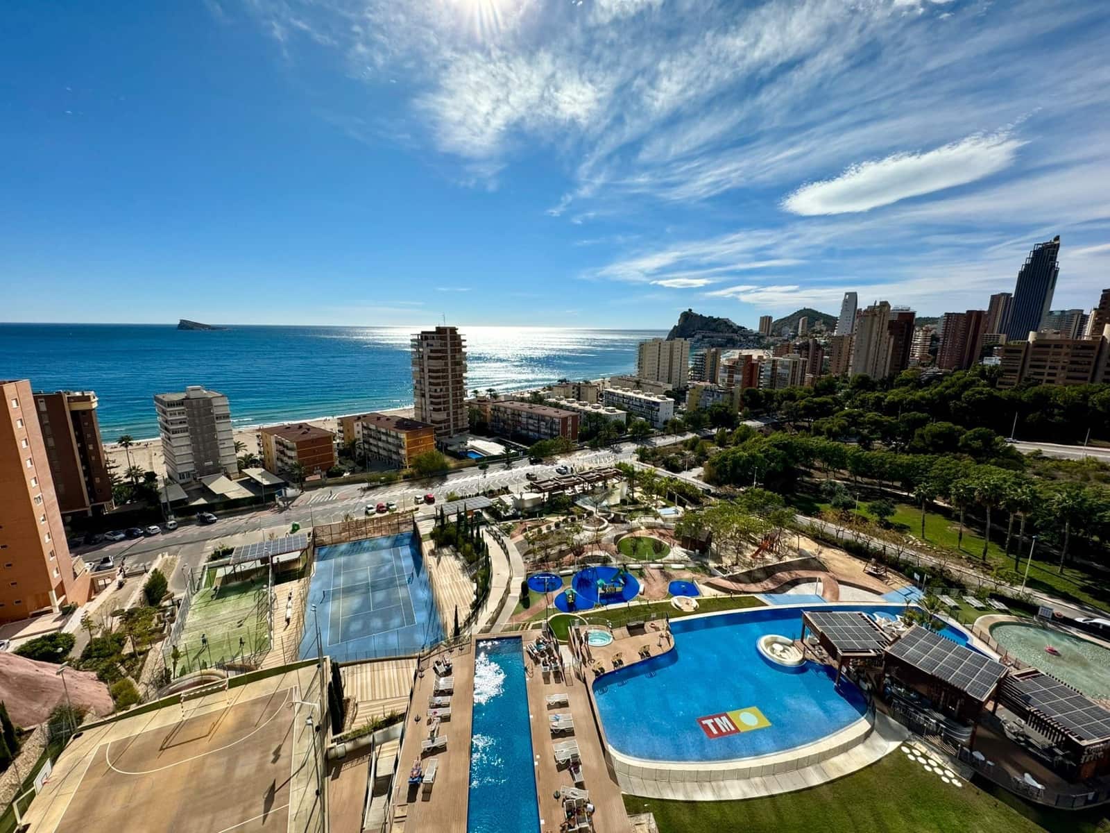2 soverom Leilighet til leie i Benidorm med svømmebasseng garasje - € 2 700 (Ref: 5484912)