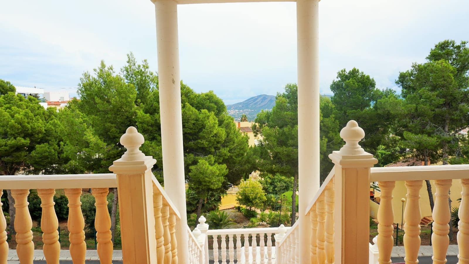 Chalet de 3 habitaciones en La Nucia en venta con garaje - 575.000 € (Ref: 5484967)