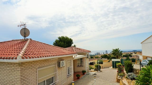 Chalet de 3 habitaciones en La Nucia en venta con garaje - 575.000 € (Ref: 5484967)