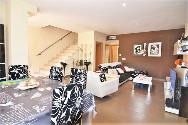 3 bedroom Villa for sale in Playa Poniente, Benidorm with garage - € 420,000 (Ref: 5842310)