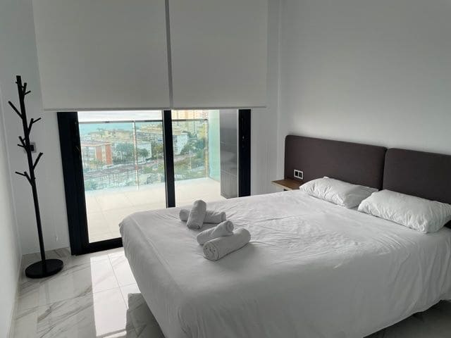 2 bedroom Apartment for rent in Benidorm with pool garage - € 1,800 (Ref: 6208968)