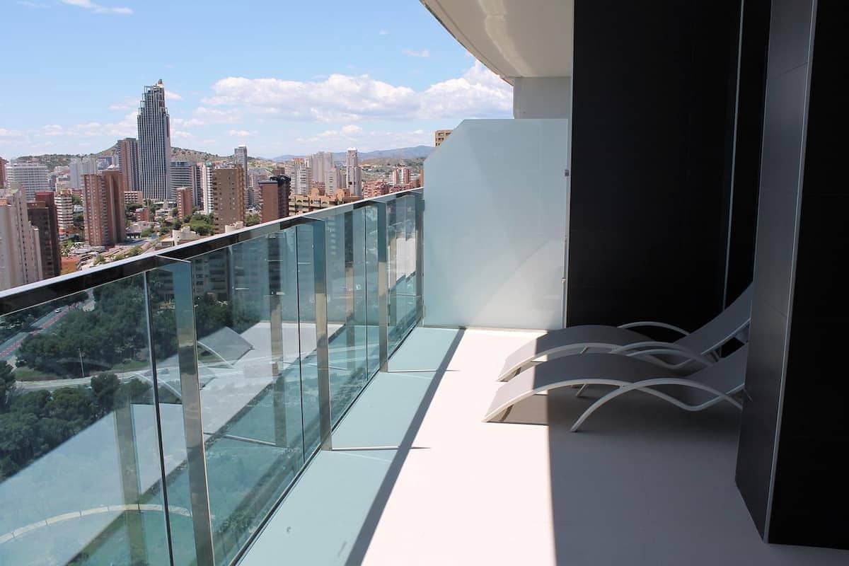 2 bedroom Apartment for rent in Benidorm with pool garage - € 2,500 (Ref: 6208969)