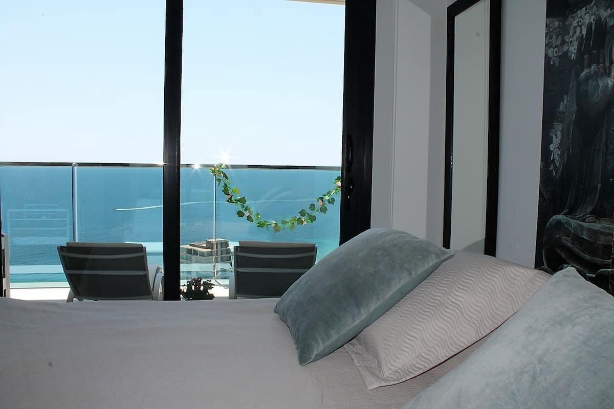 2 bedroom Apartment for rent in Benidorm with pool garage - € 2,500 (Ref: 6208969)