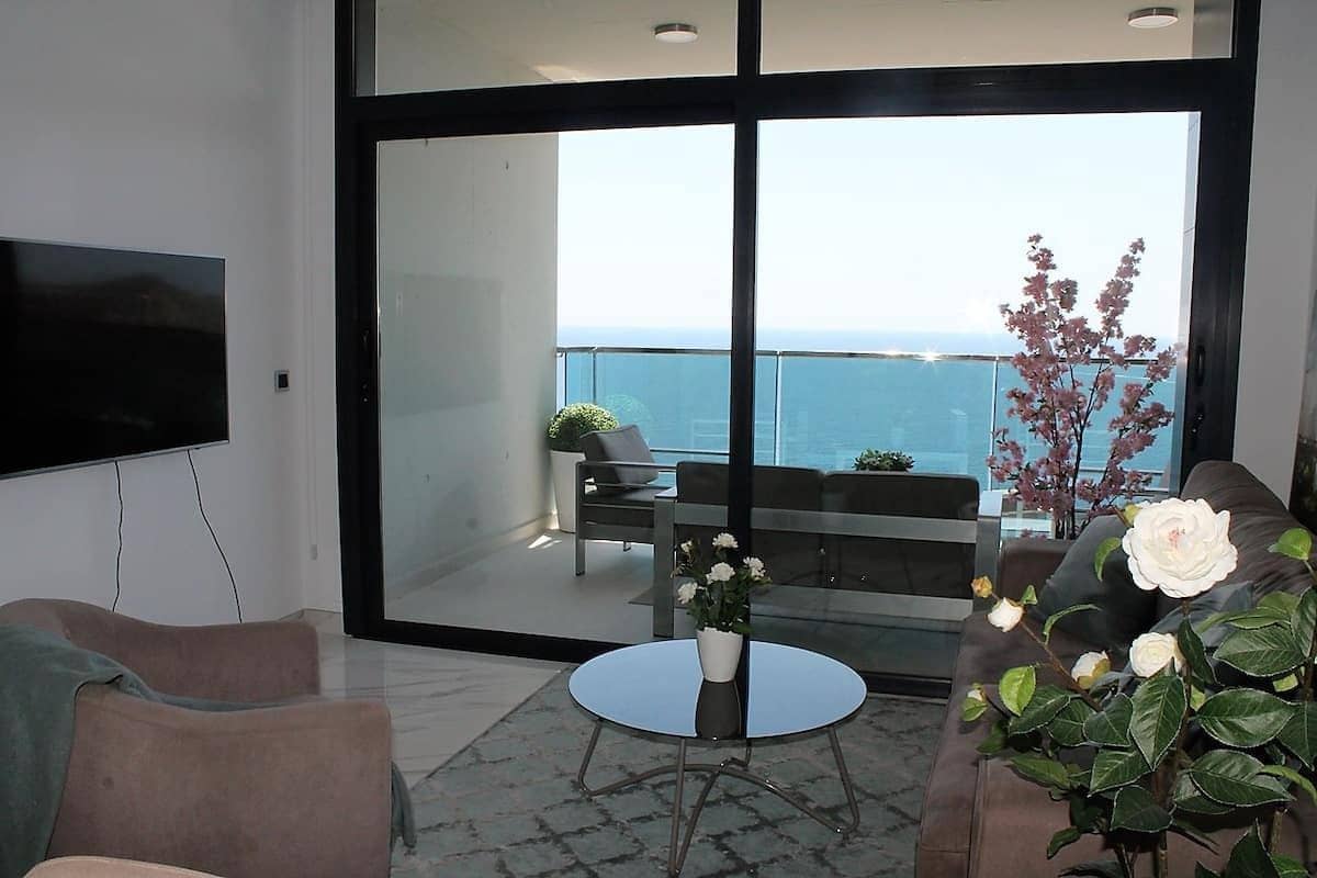 2 bedroom Apartment for rent in Benidorm with pool garage - € 2,500 (Ref: 6208969)