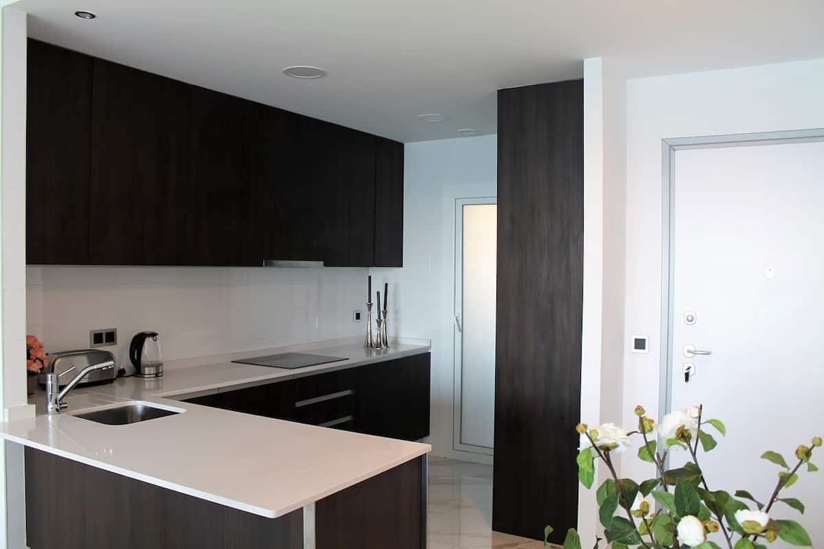 2 bedroom Apartment for rent in Benidorm with pool garage - € 2,500 (Ref: 6208969)