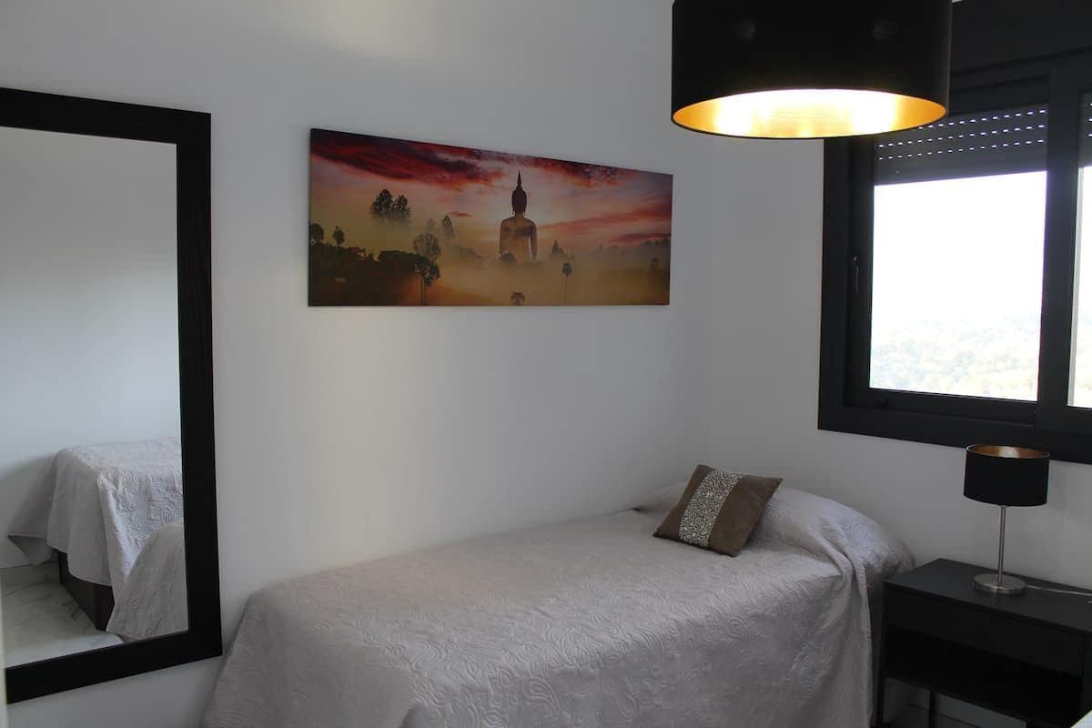 2 bedroom Apartment for rent in Benidorm with pool garage - € 2,500 (Ref: 6208969)