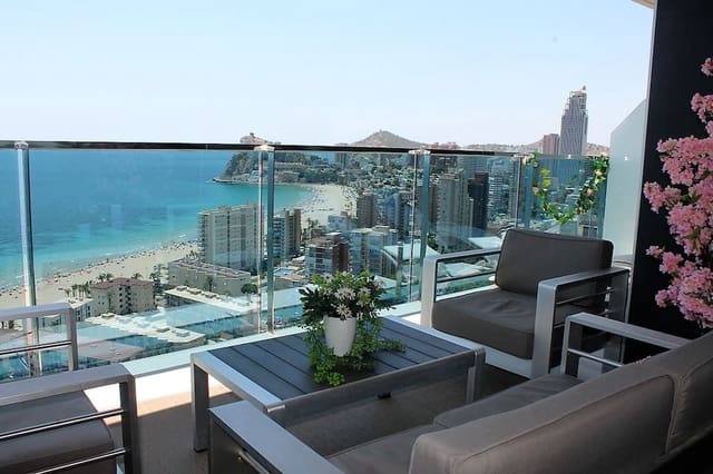 2 makuuhuone Huoneisto vuokrattavana paikassa Benidorm mukana uima-altaan 
autotalli - 2 500 € (Ref: 6208969)