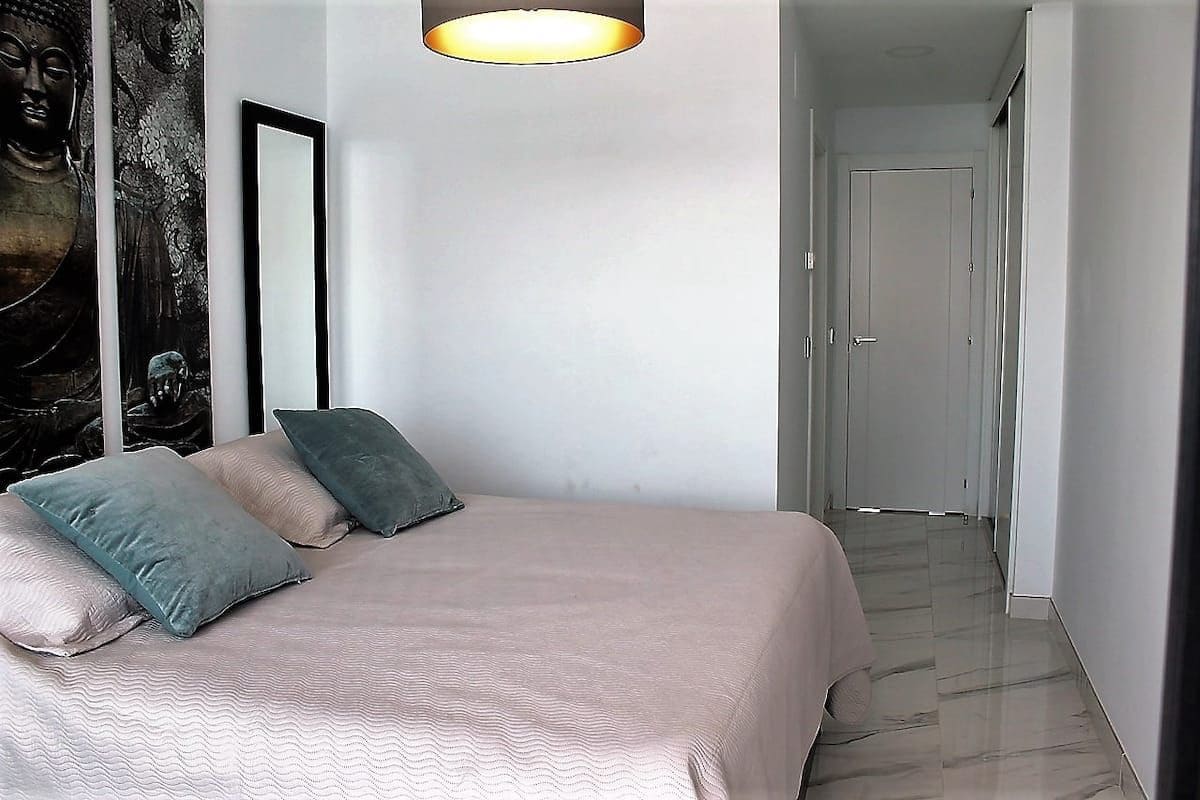 2 bedroom Apartment for rent in Benidorm with pool garage - € 2,500 (Ref: 6208969)