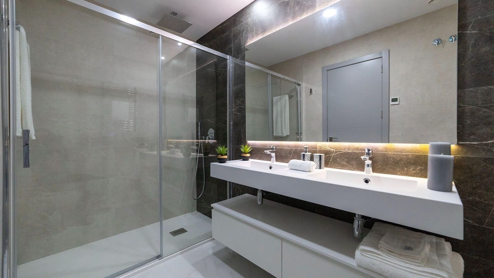 3 Zimmer Apartment zu verkaufen in Benidorm mit Pool Garage - 1.019.000 € (Ref: 6383047)