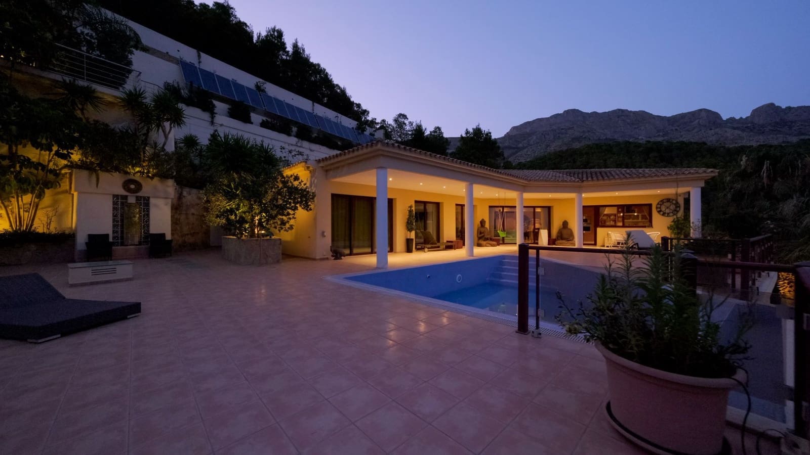 6 bedroom Villa for sale in Altea with pool garage - € 2,400,000 (Ref: 6493474)