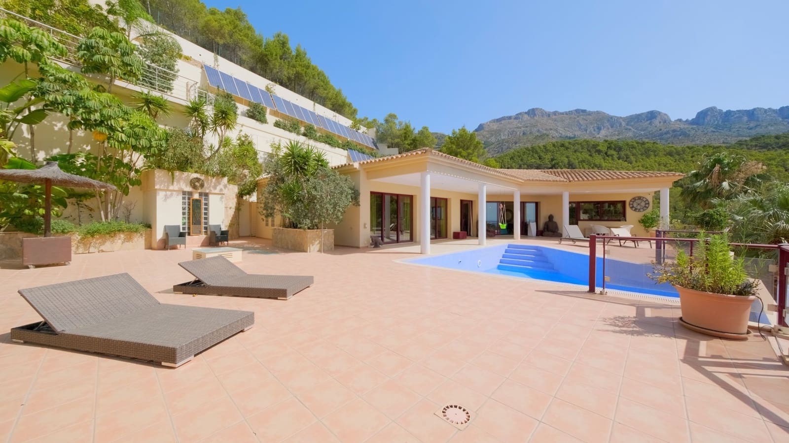6 bedroom Villa for sale in Altea with pool garage - € 2,400,000 (Ref: 6493474)
