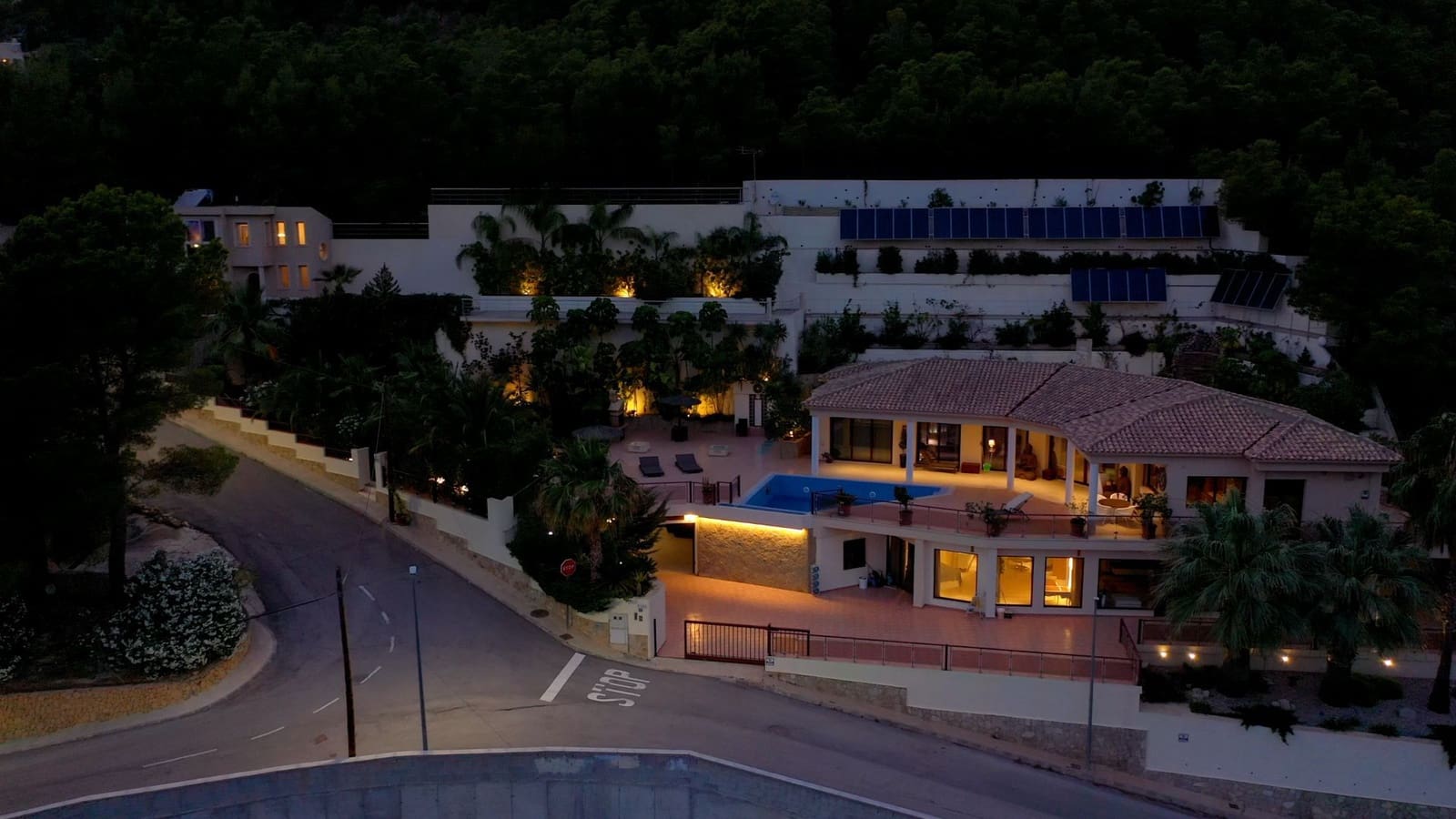 6 bedroom Villa for sale in Altea with pool garage - € 2,400,000 (Ref: 6493474)