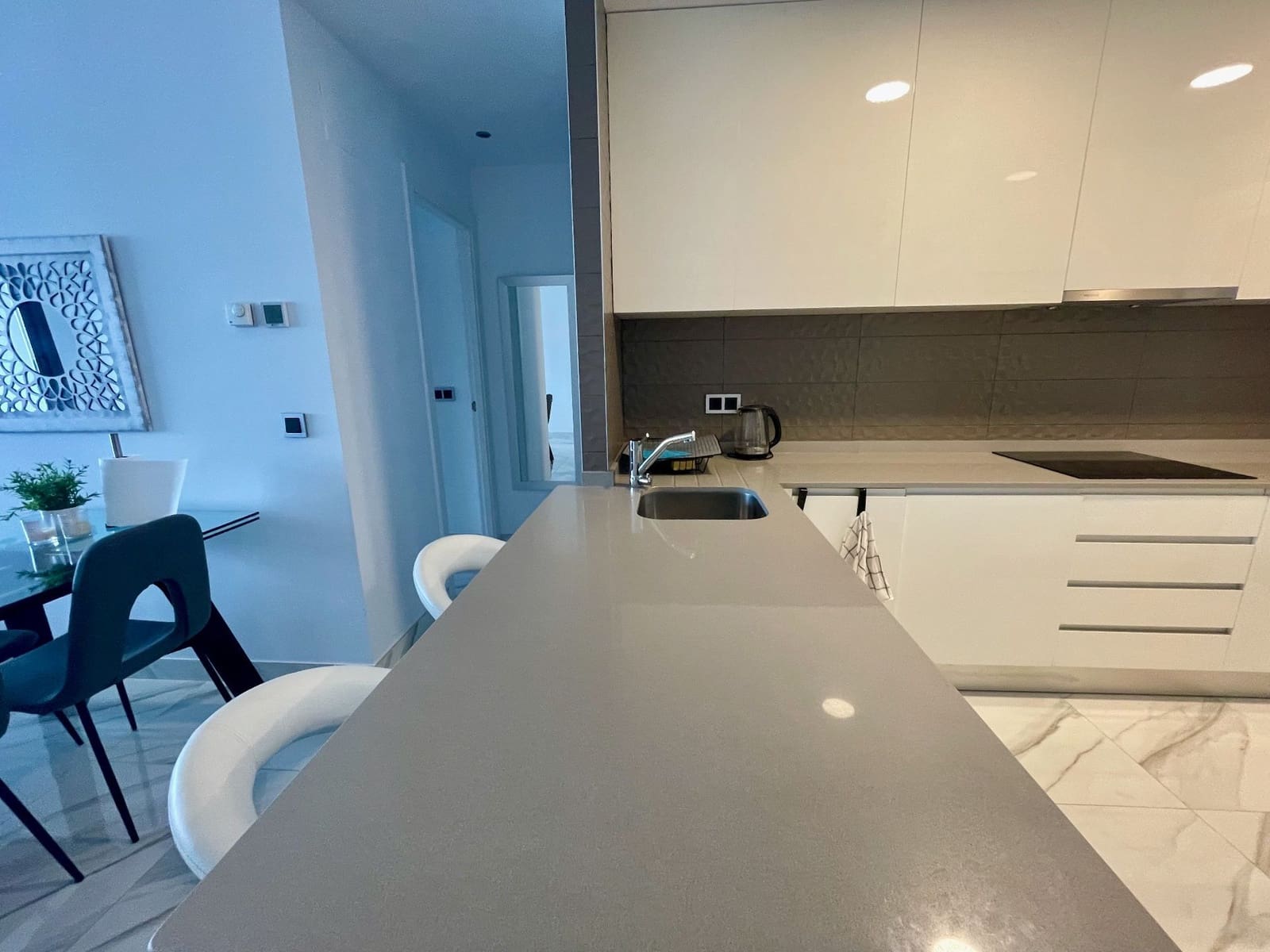 2 bedroom Apartment for rent in Benidorm with pool garage - € 2,000 (Ref: 6996802)