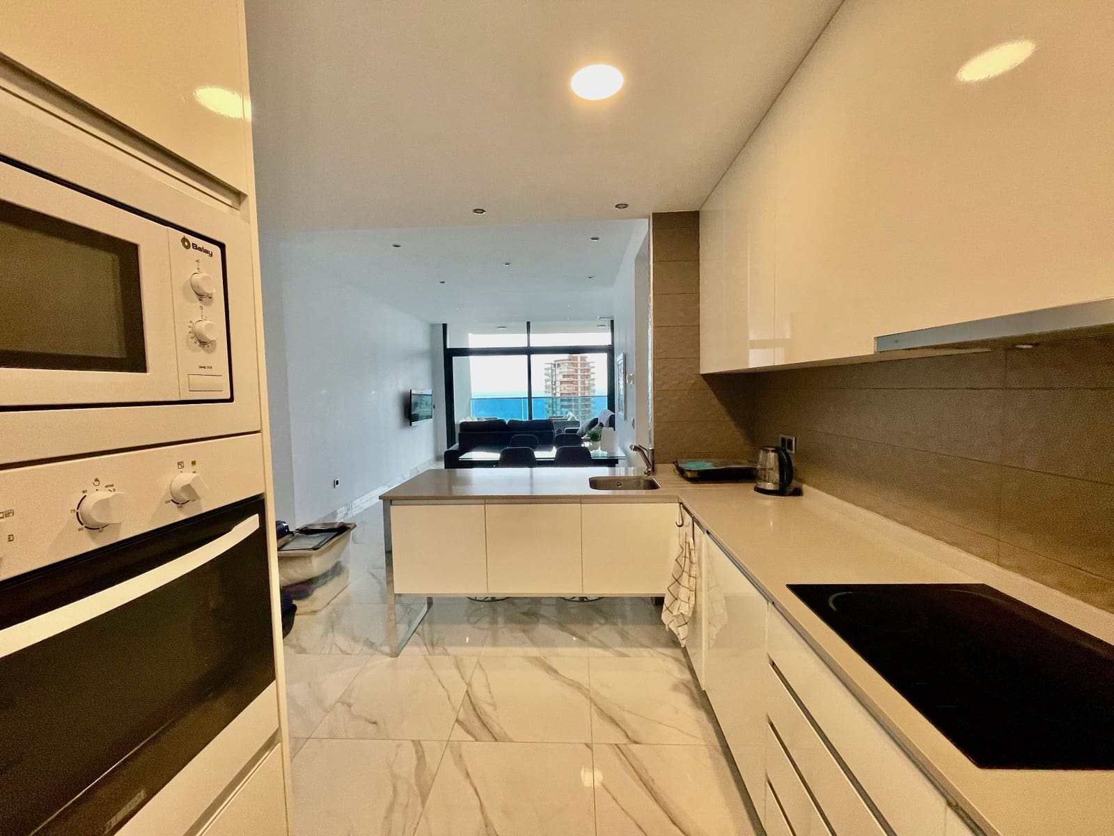 2 bedroom Apartment for rent in Benidorm with pool garage - € 2,000 (Ref: 6996802)