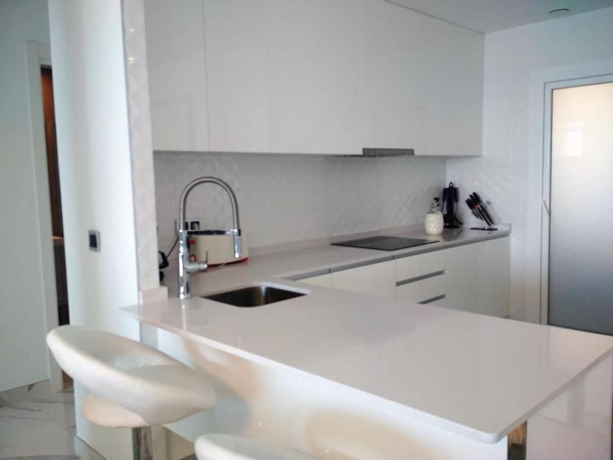 2 soveværelse Lejlighed til leje i Benidorm med swimmingpool garage - € 2.000 (Ref: 7064305)