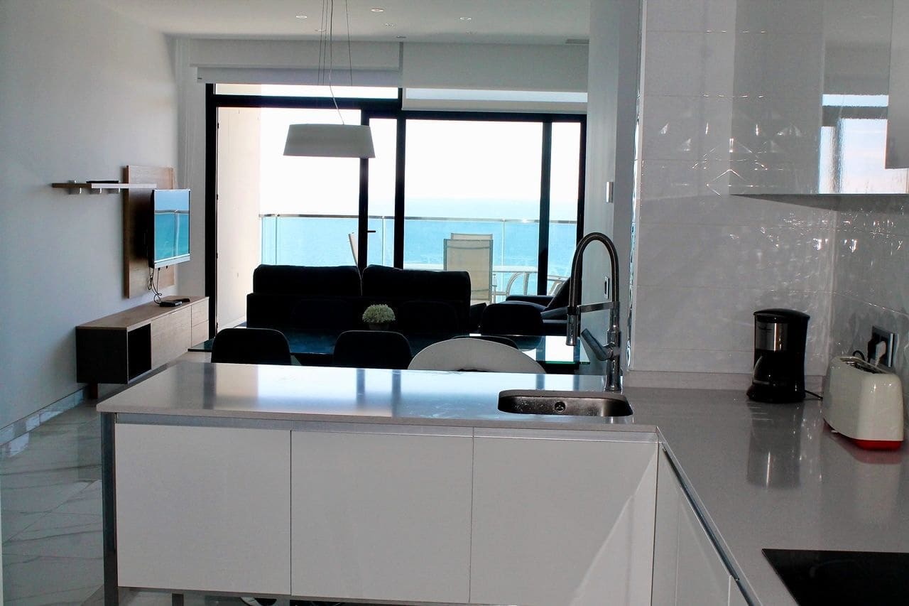 2 soveværelse Lejlighed til leje i Benidorm med swimmingpool garage - € 2.000 (Ref: 7064305)