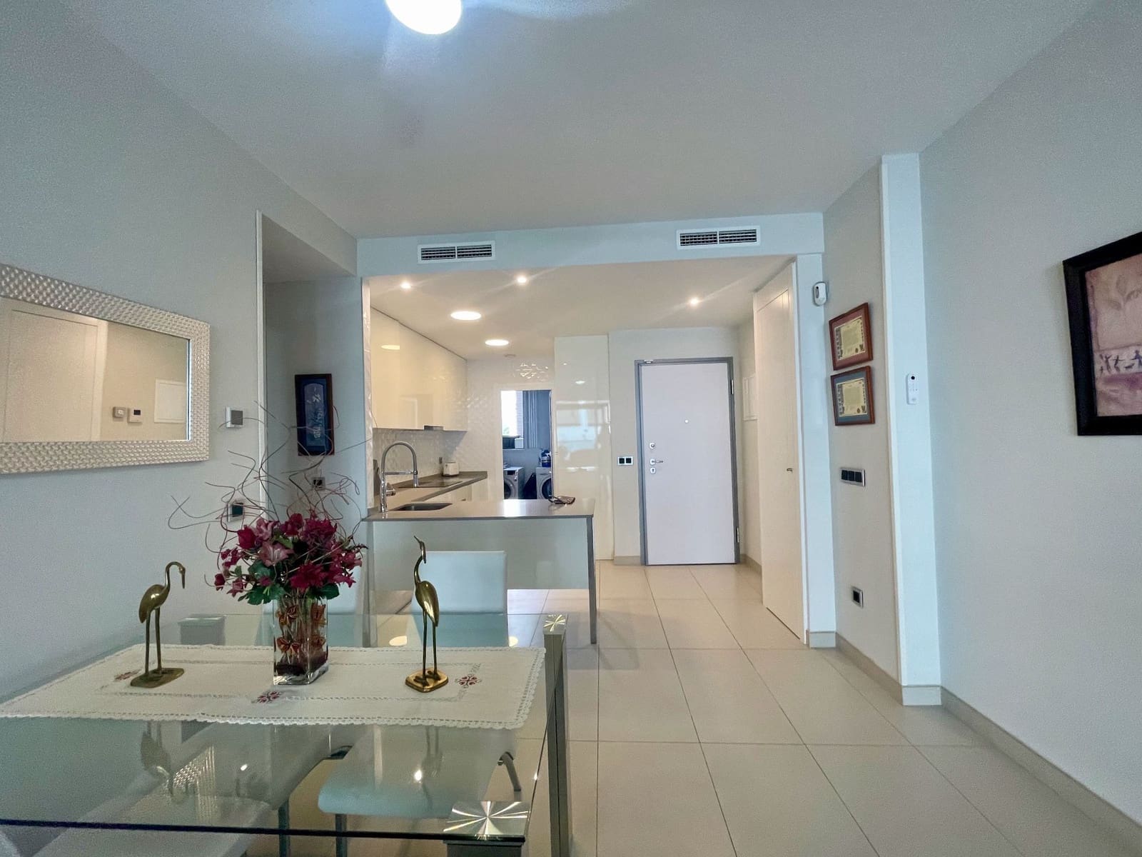 2 soveværelse Lejlighed til leje i Benidorm med swimmingpool garage - € 1.900 (Ref: 7167734)