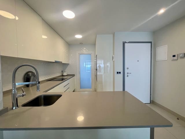 2 bedroom Apartment for rent in Benidorm with pool garage - € 1,900 (Ref: 7167734)