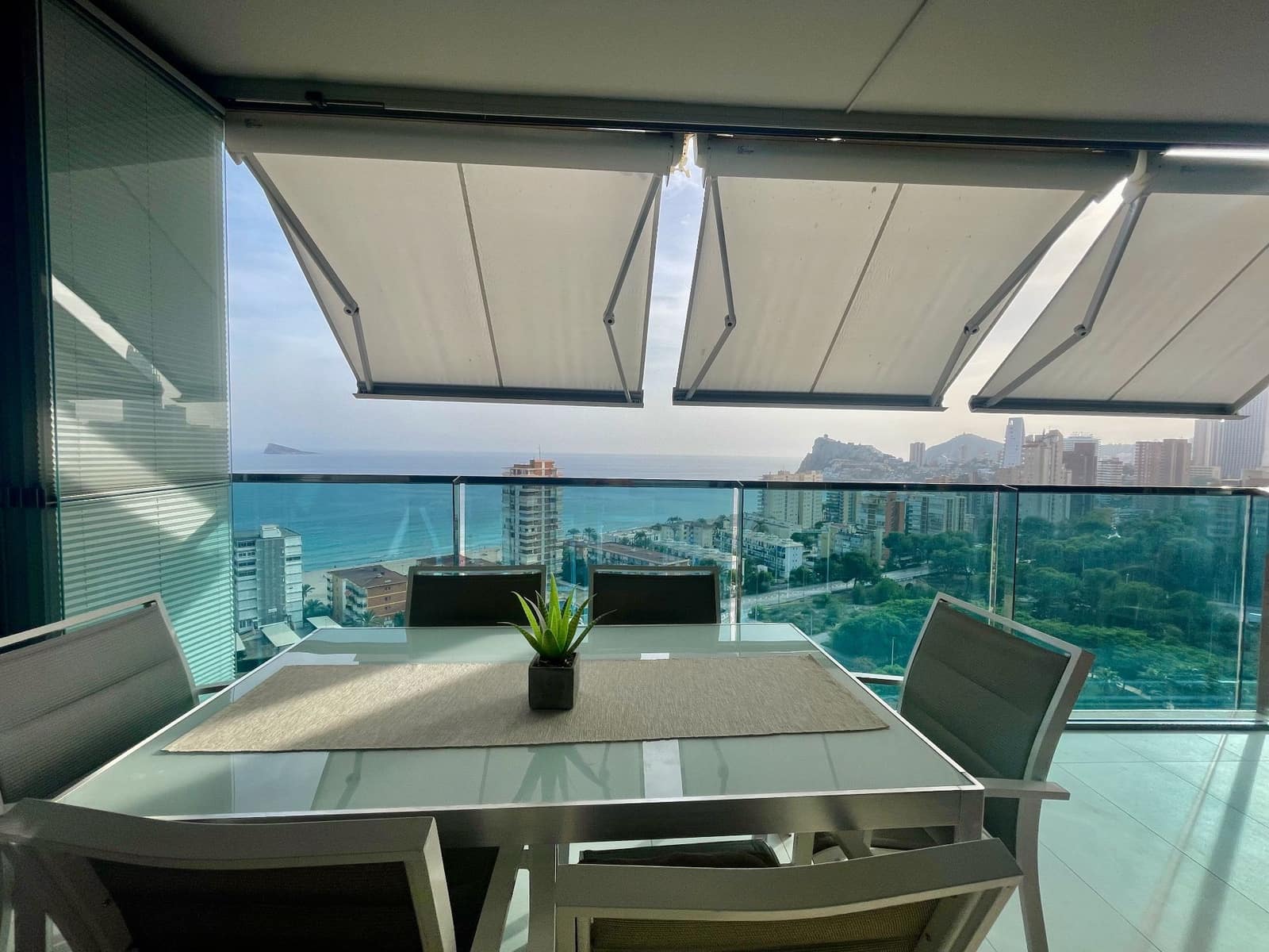 2 soveværelse Lejlighed til leje i Benidorm med swimmingpool garage - € 1.900 (Ref: 7167734)