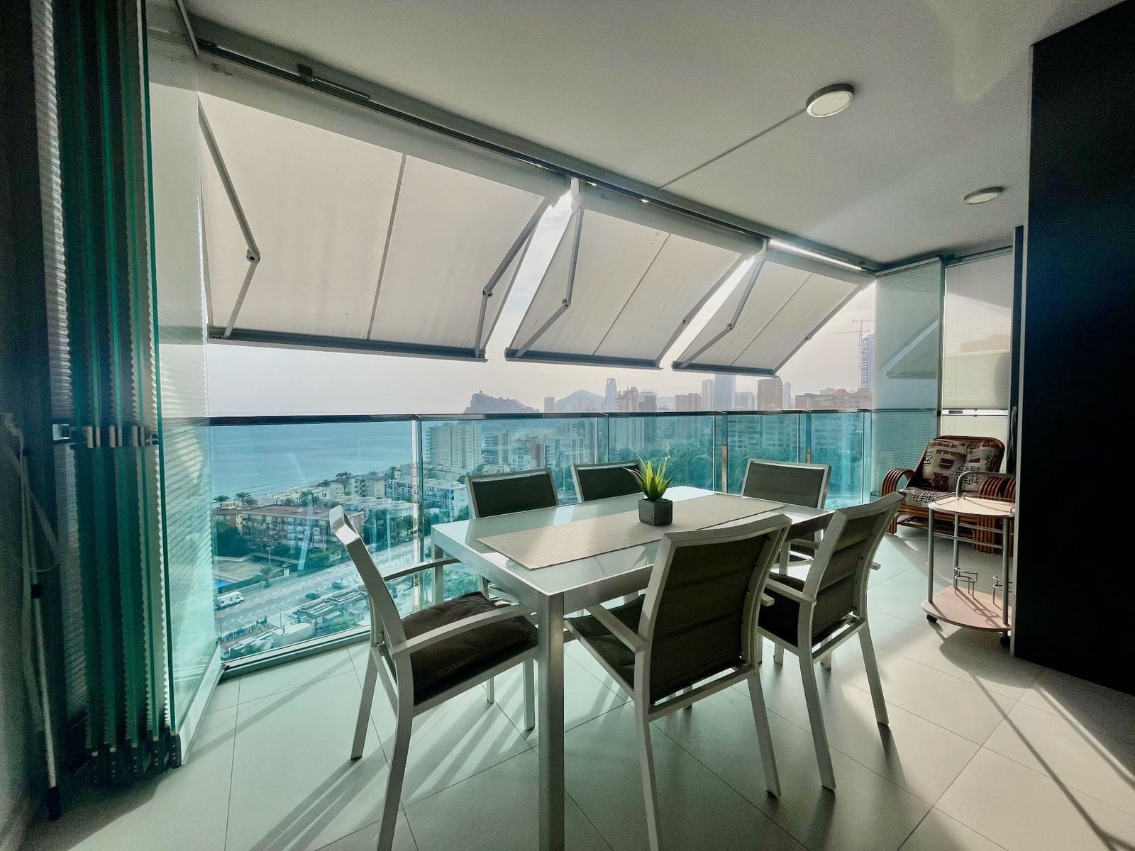 2 soveværelse Lejlighed til leje i Benidorm med swimmingpool garage - € 1.900 (Ref: 7167734)