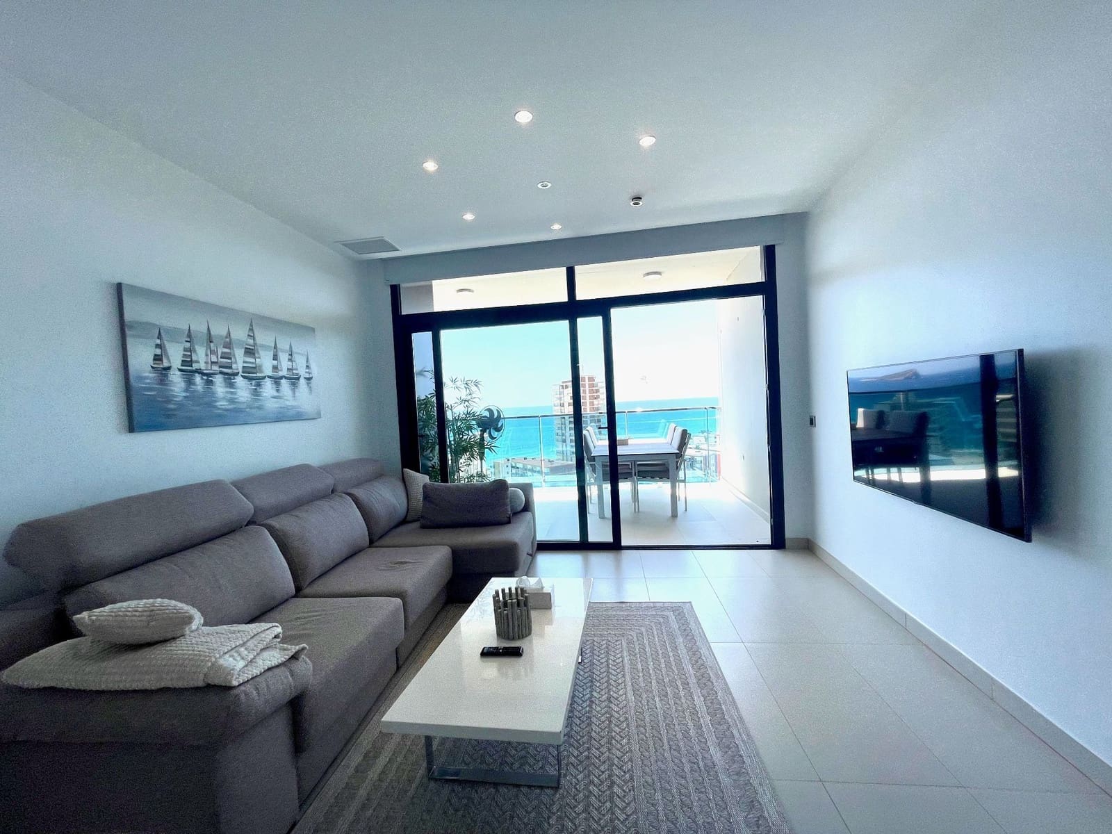 2 Zimmer Apartment zu vermieten in Benidorm mit Pool Garage - 2.000 € (Ref: 7346775)