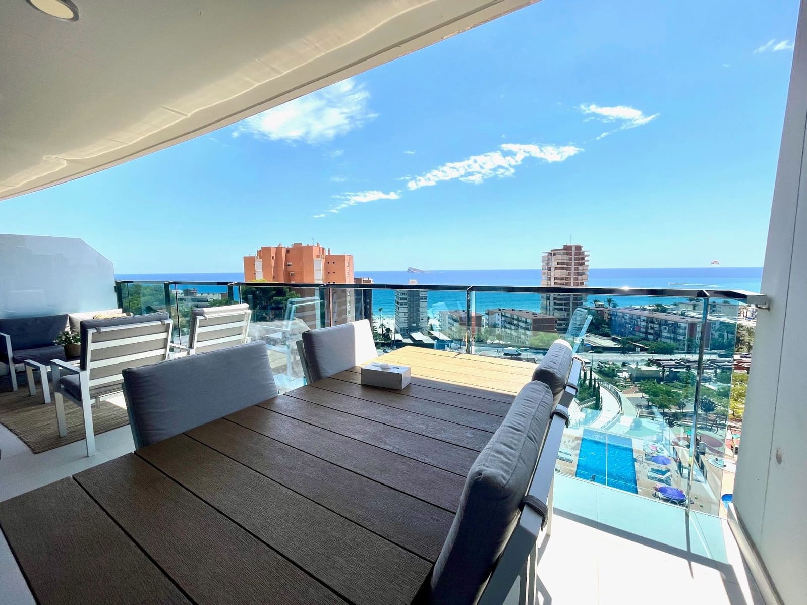 2 Zimmer Apartment zu vermieten in Benidorm mit Pool Garage - 2.000 € (Ref: 7346775)
