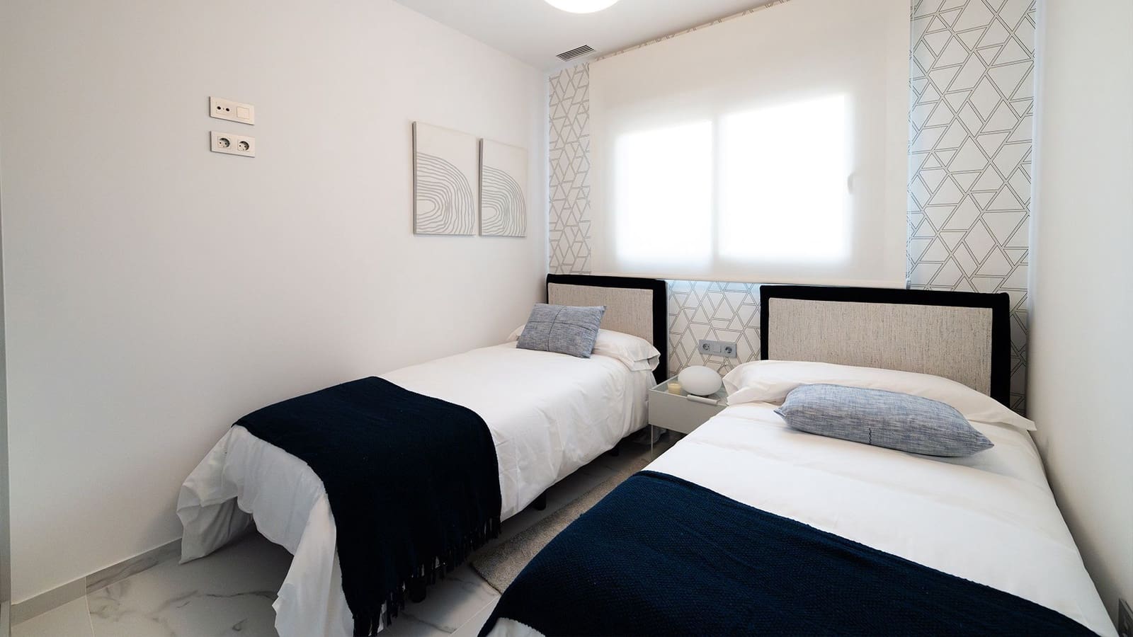 Apartamento de 2 habitaciones en Benidorm en venta con piscina garaje - 411.000 € (Ref: 7548194)