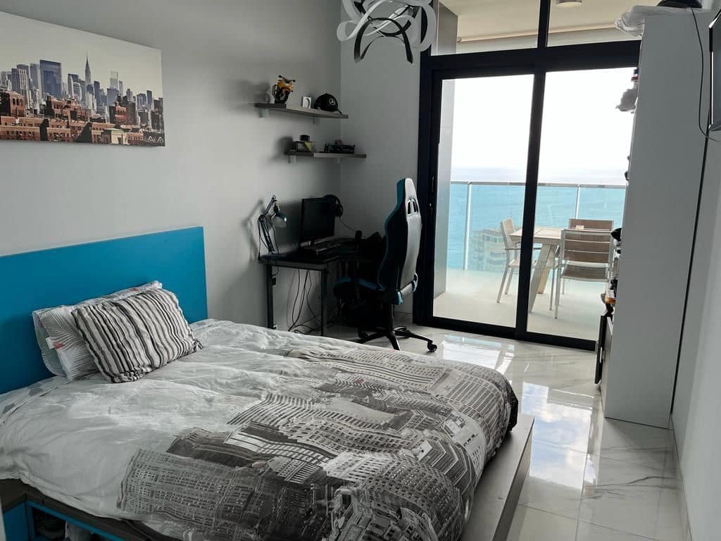 4 bedroom Apartment for sale in Benidorm with pool garage - € 1,200,000 (Ref: 7622546)