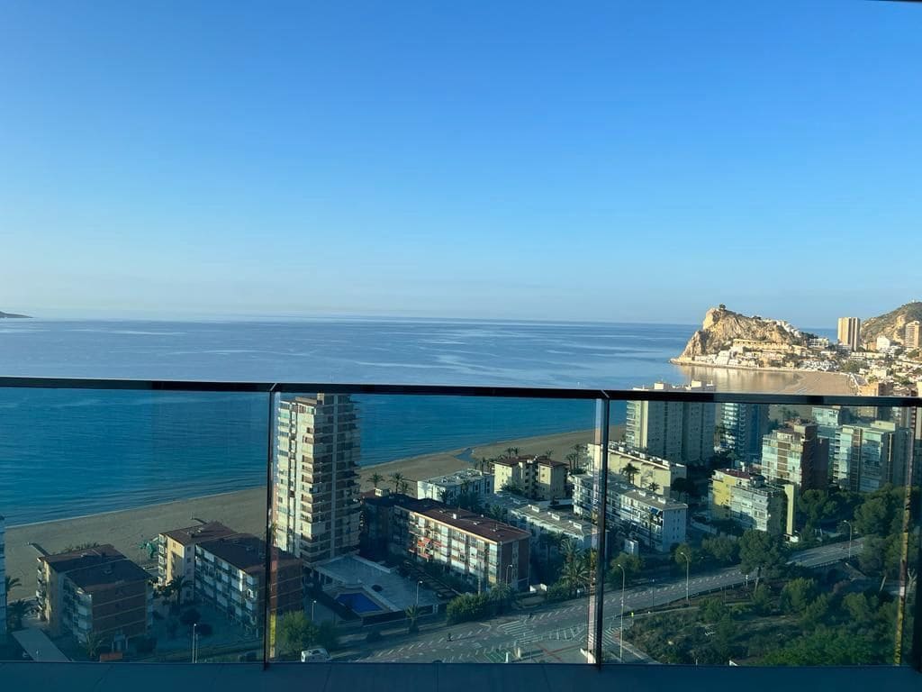 4 bedroom Apartment for sale in Benidorm with pool garage - € 1,200,000 (Ref: 7622546)