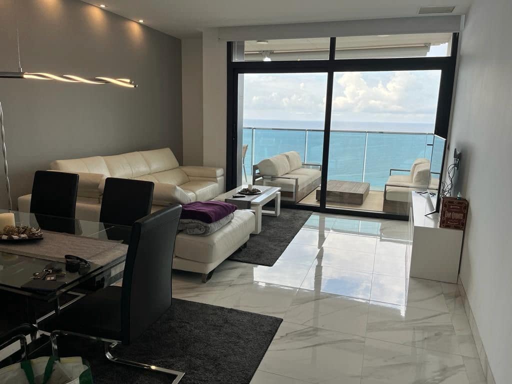 4 bedroom Apartment for sale in Benidorm with pool garage - € 1,200,000 (Ref: 7622546)