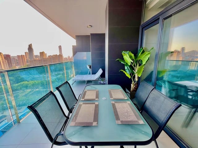 Apartamento de 2 habitaciones en Benidorm en alquiler con piscina garaje - 2.700 € (Ref: 7748442)