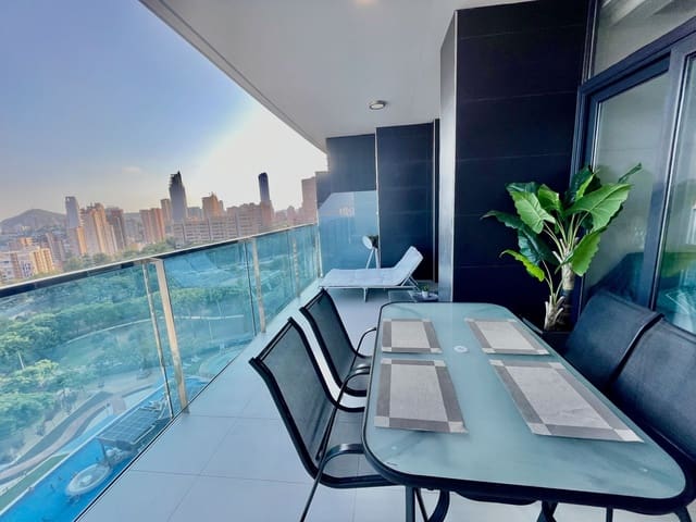 Apartamento de 2 habitaciones en Benidorm en alquiler con piscina garaje - 2.700 € (Ref: 7748442)