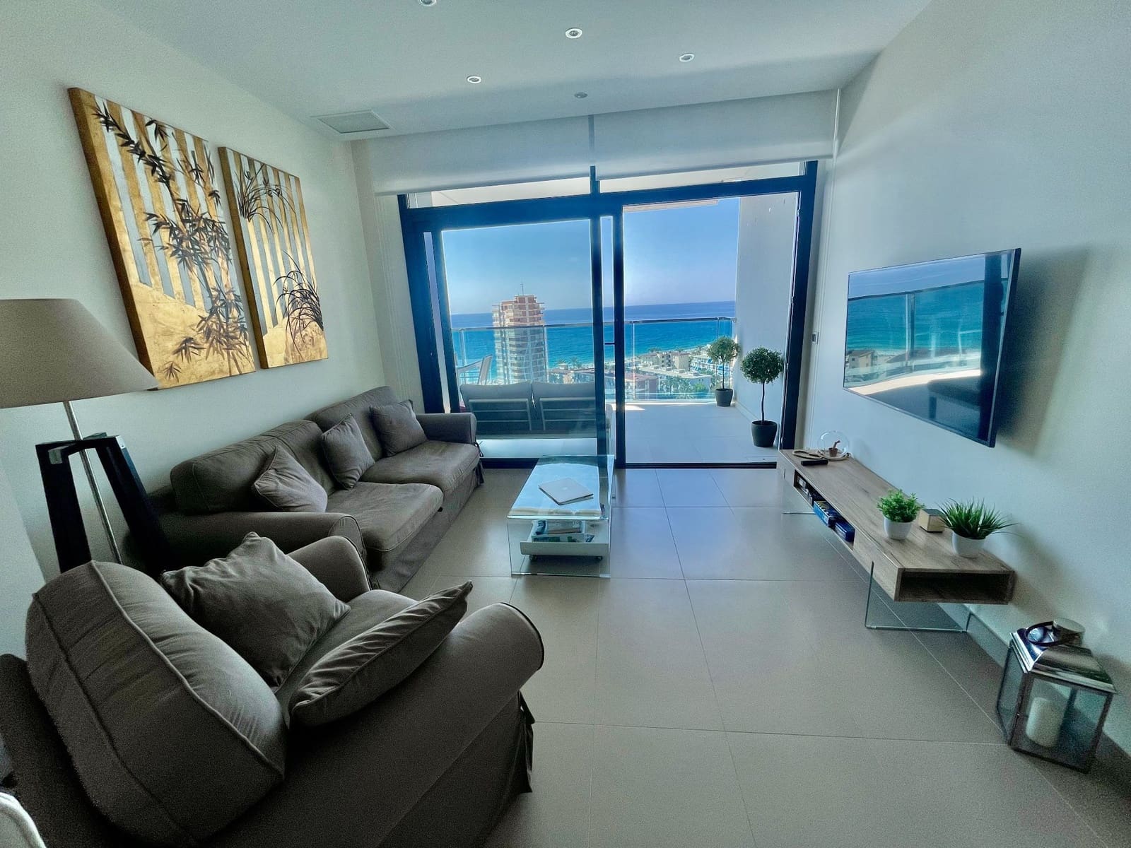 2 bedroom Apartment for rent in Benidorm with pool garage € 1,900