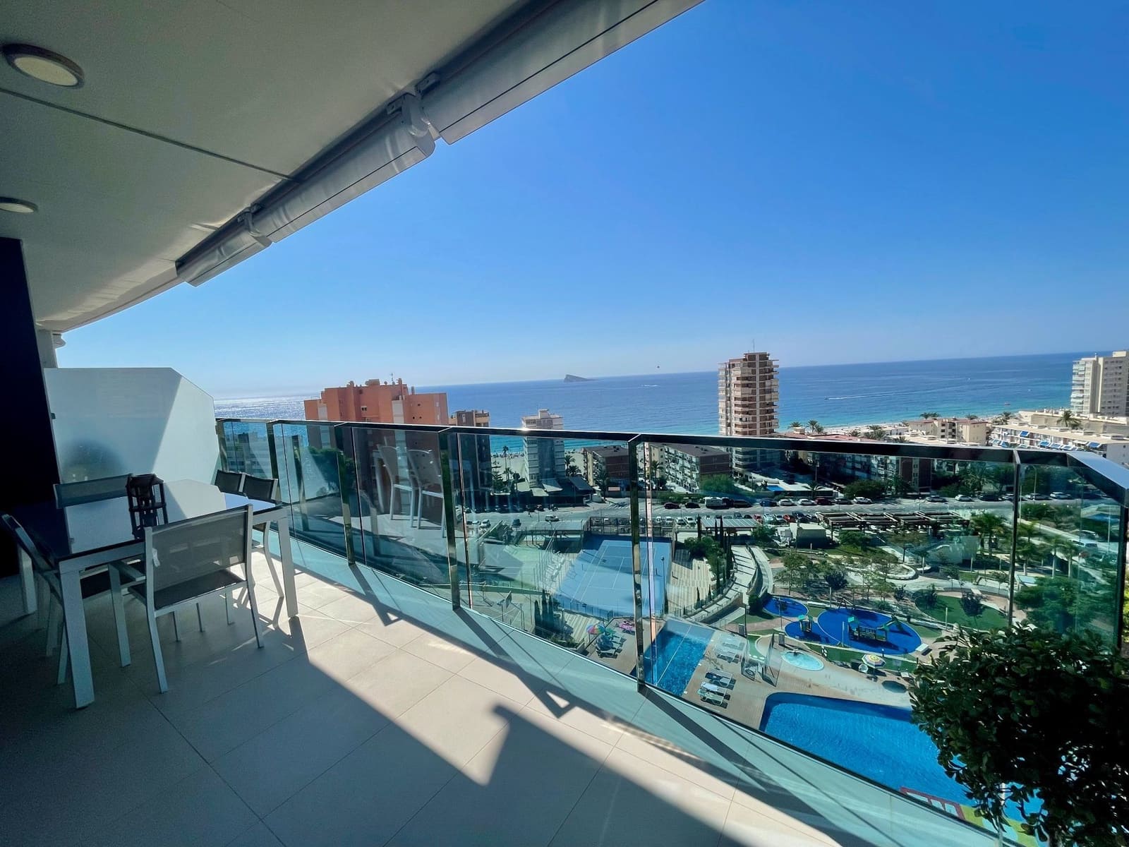 2 bedroom Apartment for rent in Benidorm with pool garage € 1,900