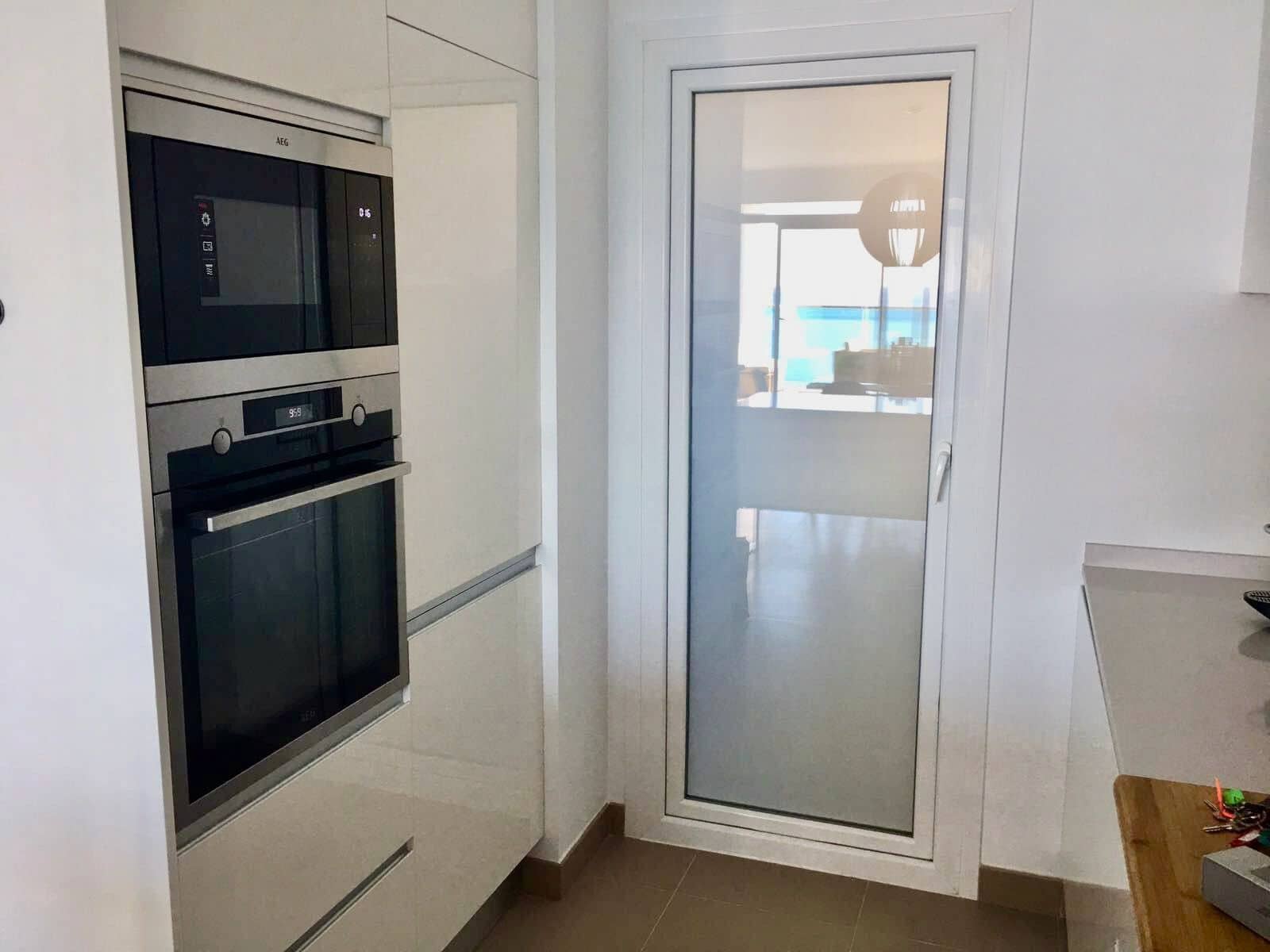 Appartement de 3 chambres à louer à Benidorm avec piscine garage - 2 500 € (Ref: 7934431)