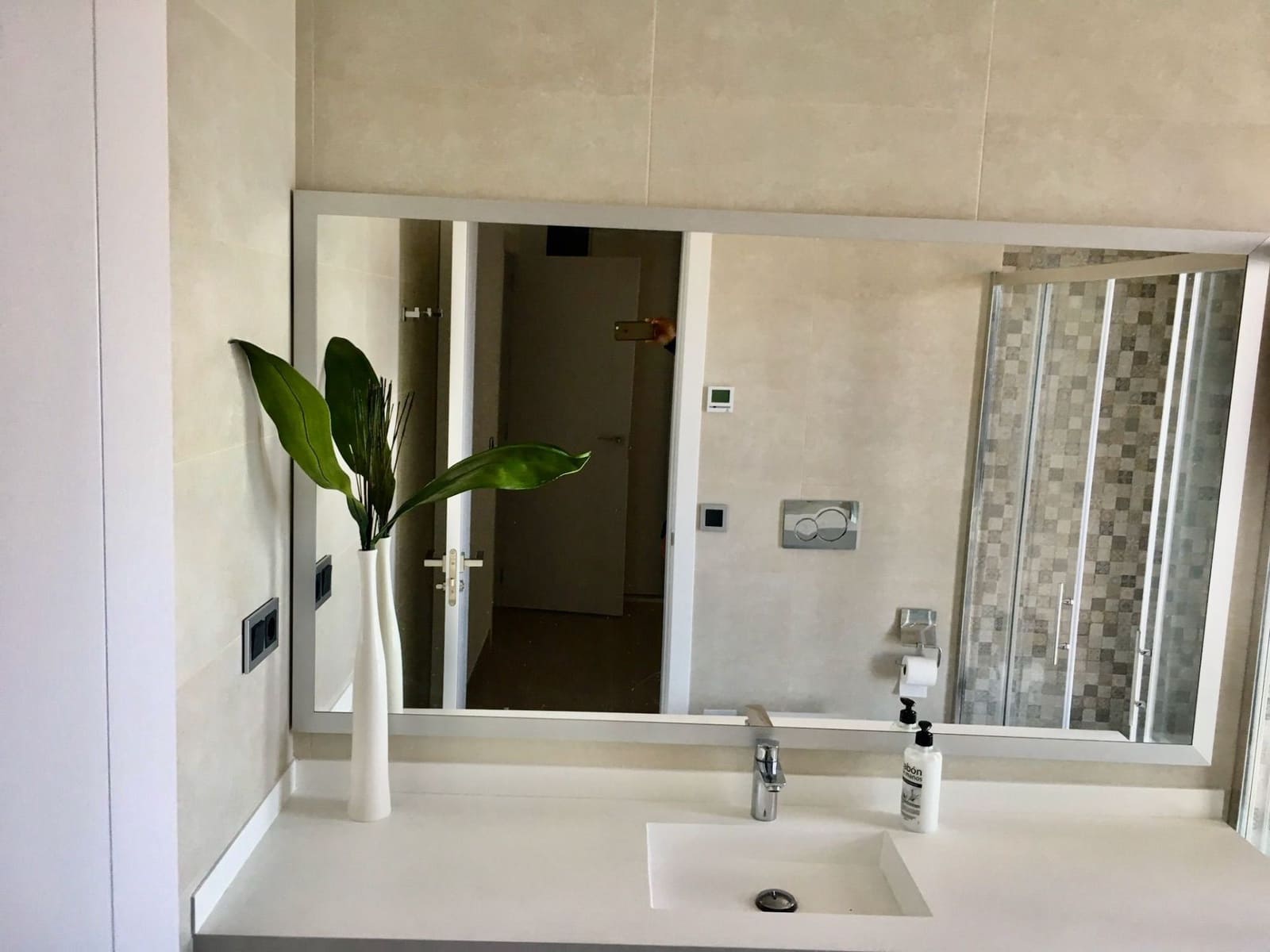 Appartement de 3 chambres à louer à Benidorm avec piscine garage - 2 500 € (Ref: 7934431)