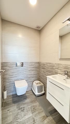 5 bedroom Villa for sale in La Nucia with garage - € 775,000 (Ref: 8079550)