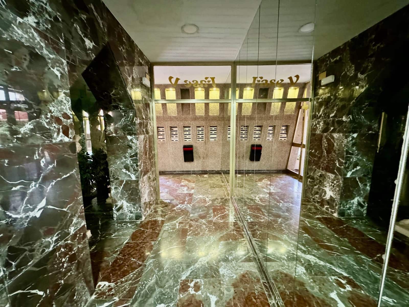 4 bedroom Apartment for sale in Benidorm with garage - € 478,000 (Ref: 8154938)