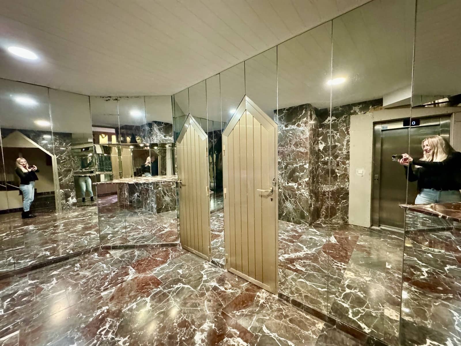 4 bedroom Apartment for sale in Benidorm with garage - € 478,000 (Ref: 8154938)