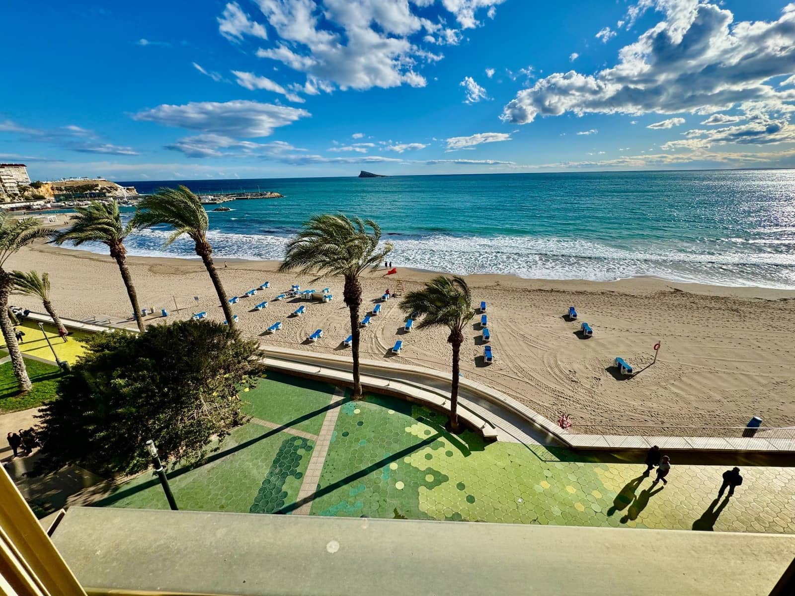 4 bedroom Apartment for sale in Benidorm with garage - € 478,000 (Ref: 8154938)