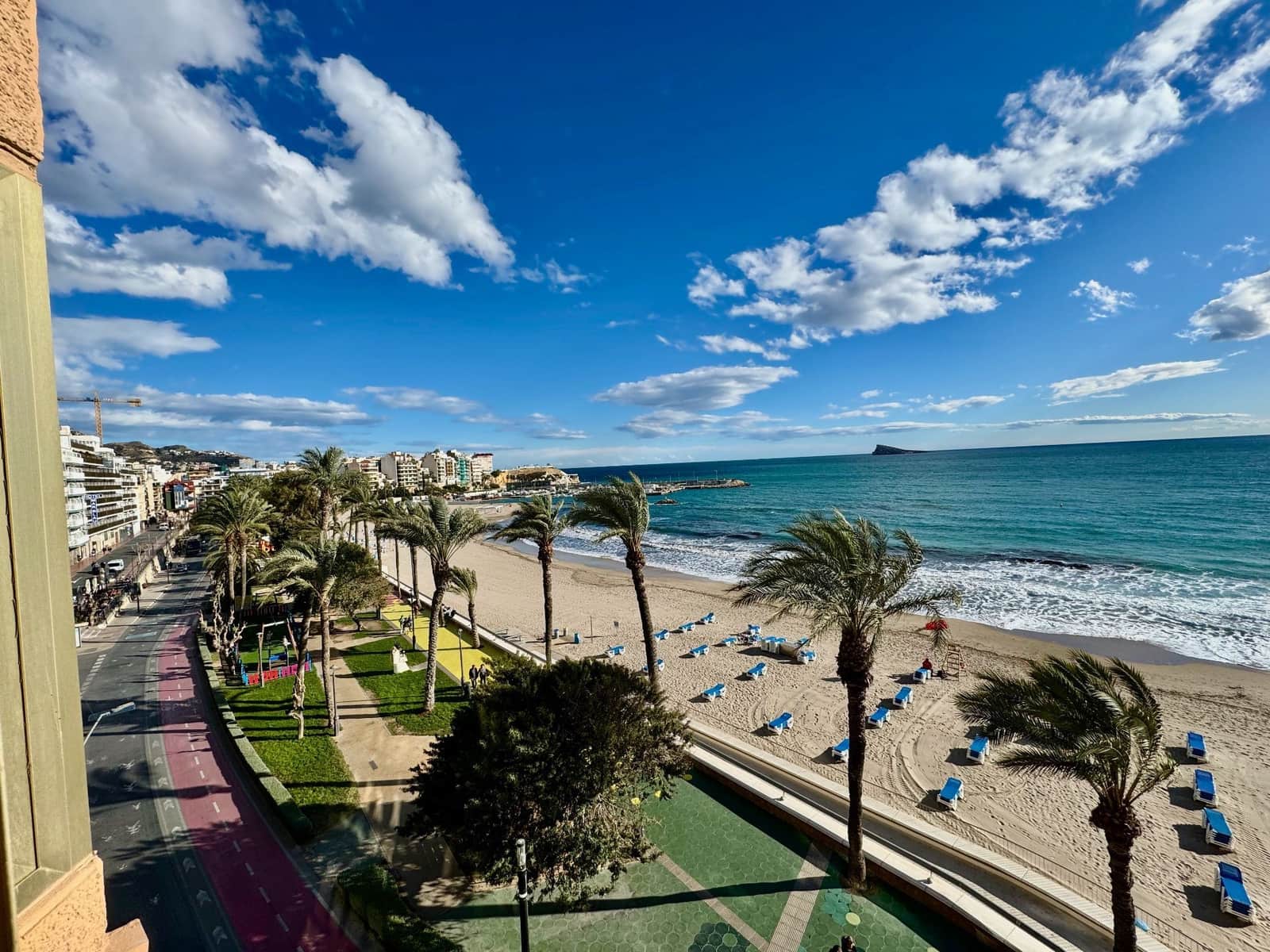 4 bedroom Apartment for sale in Benidorm with garage - € 478,000 (Ref: 8154938)