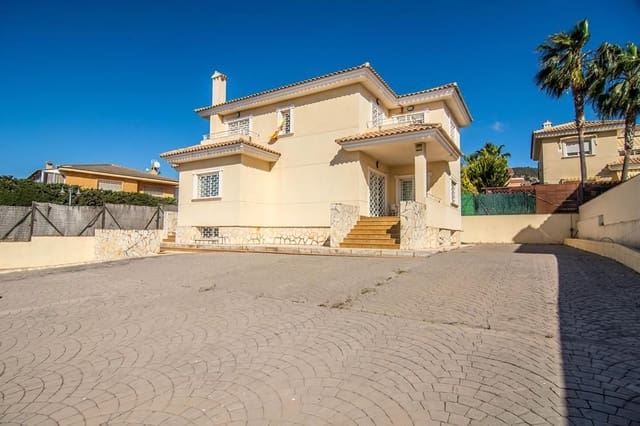 Chalet de 4 habitaciones en Benidorm en venta con garaje - 795.000 € (Ref: 8193797)