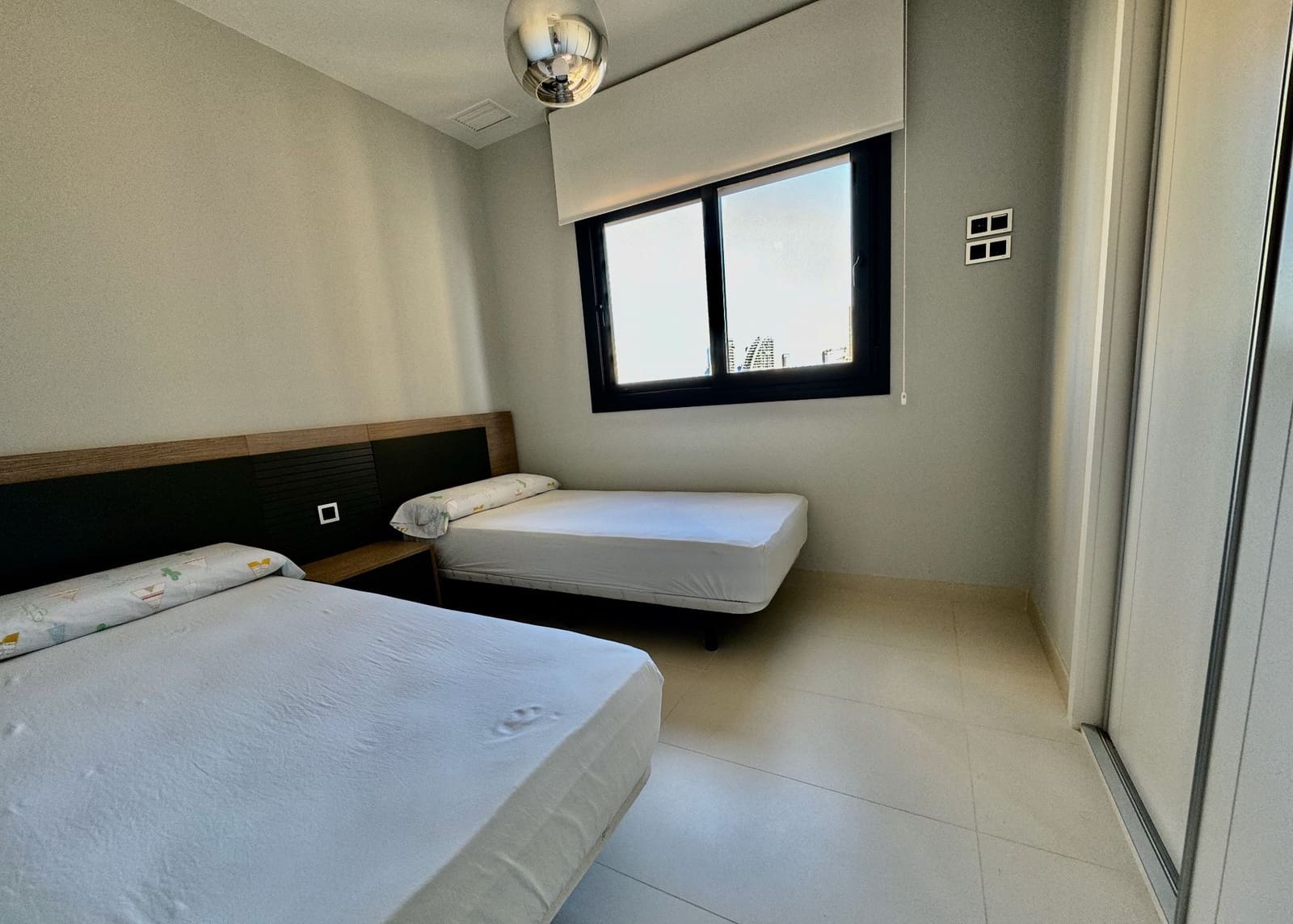 2 quarto Apartamento para arrendar em Benidorm com piscina garagem - 2 000 € (Ref: 8195066)