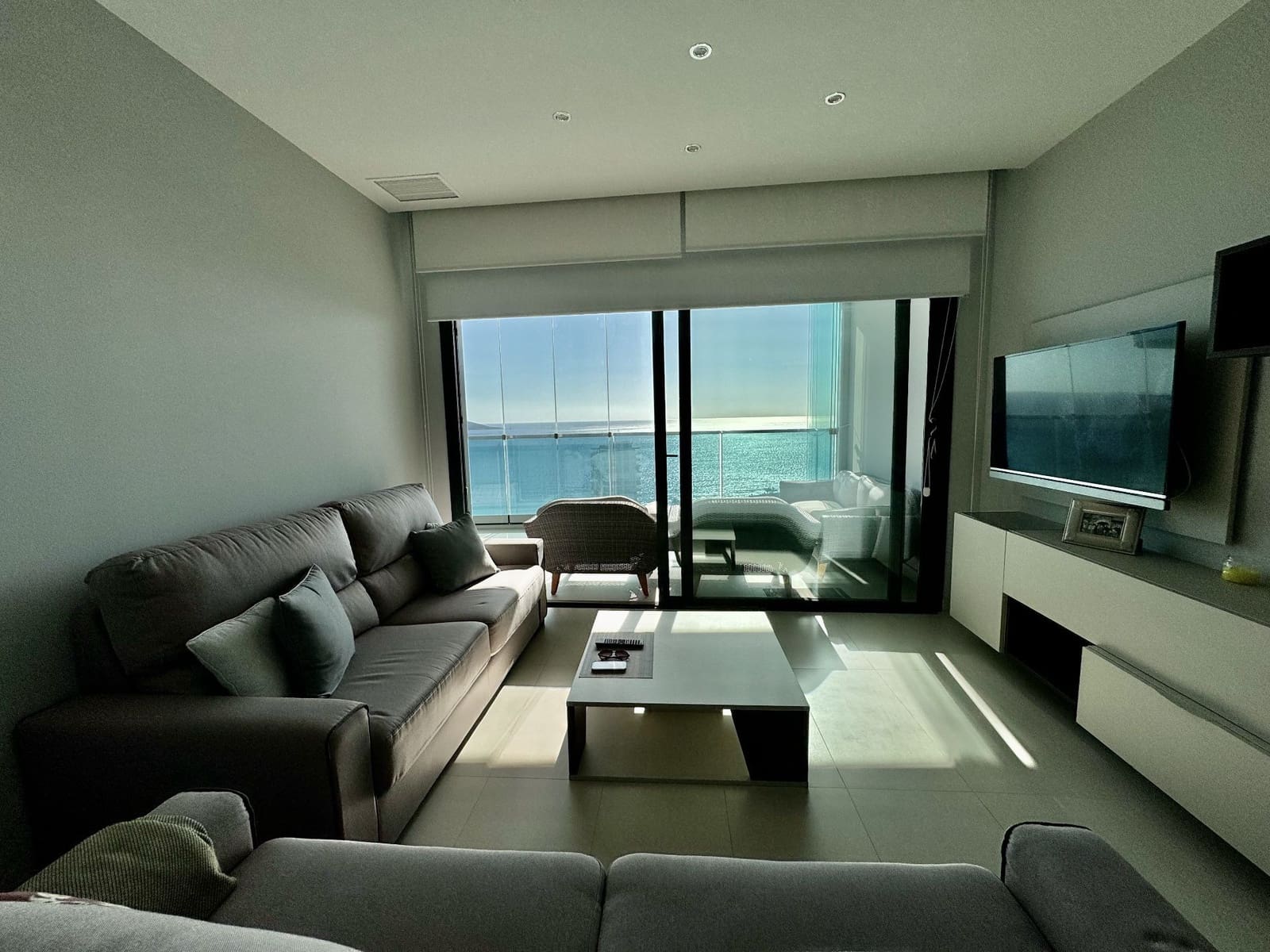 2 quarto Apartamento para arrendar em Benidorm com piscina garagem - 2 000 € (Ref: 8195066)
