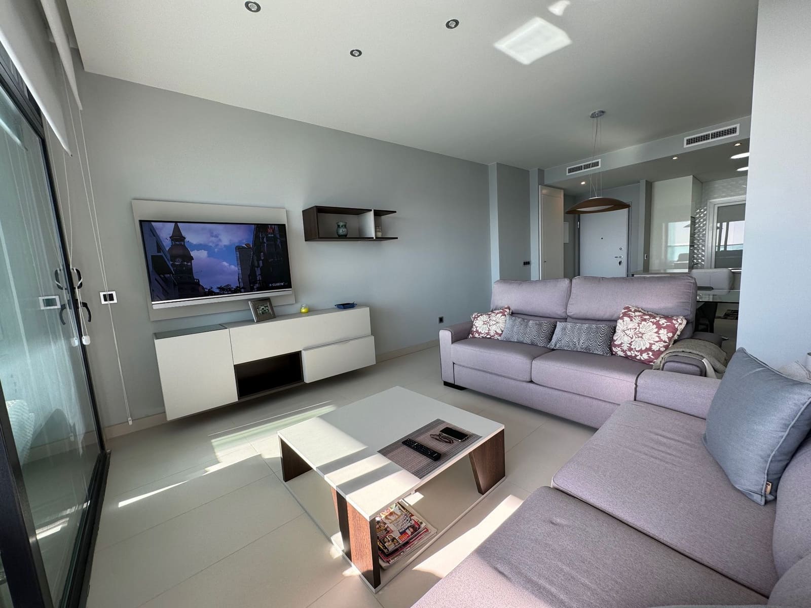2 quarto Apartamento para arrendar em Benidorm com piscina garagem - 2 000 € (Ref: 8195066)